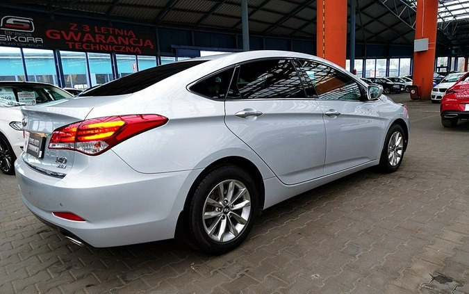 Hyundai i40 cena 65899 przebieg: 110000, rok produkcji 2018 z Sochaczew małe 781